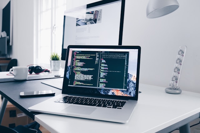 Modern web development and cloud architecture by Aurum DMG
